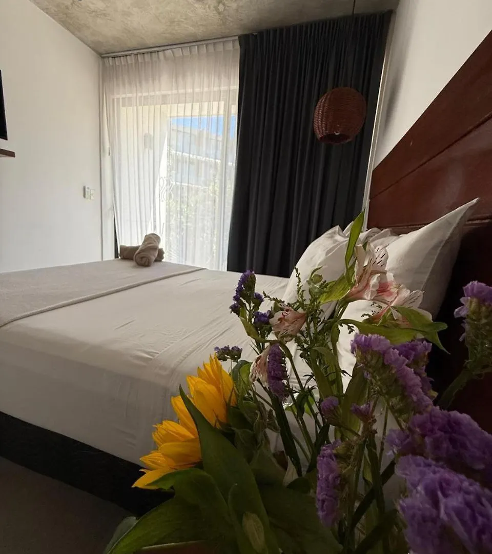 ****  Hotel Zendero Tulum Pueblo Mexico